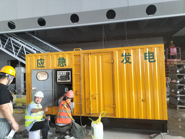 伊春怎样判断空气滤清器是否需要更换？